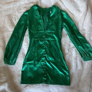 Beautiful Deep V-Neck Emerald Green Mini-Dress